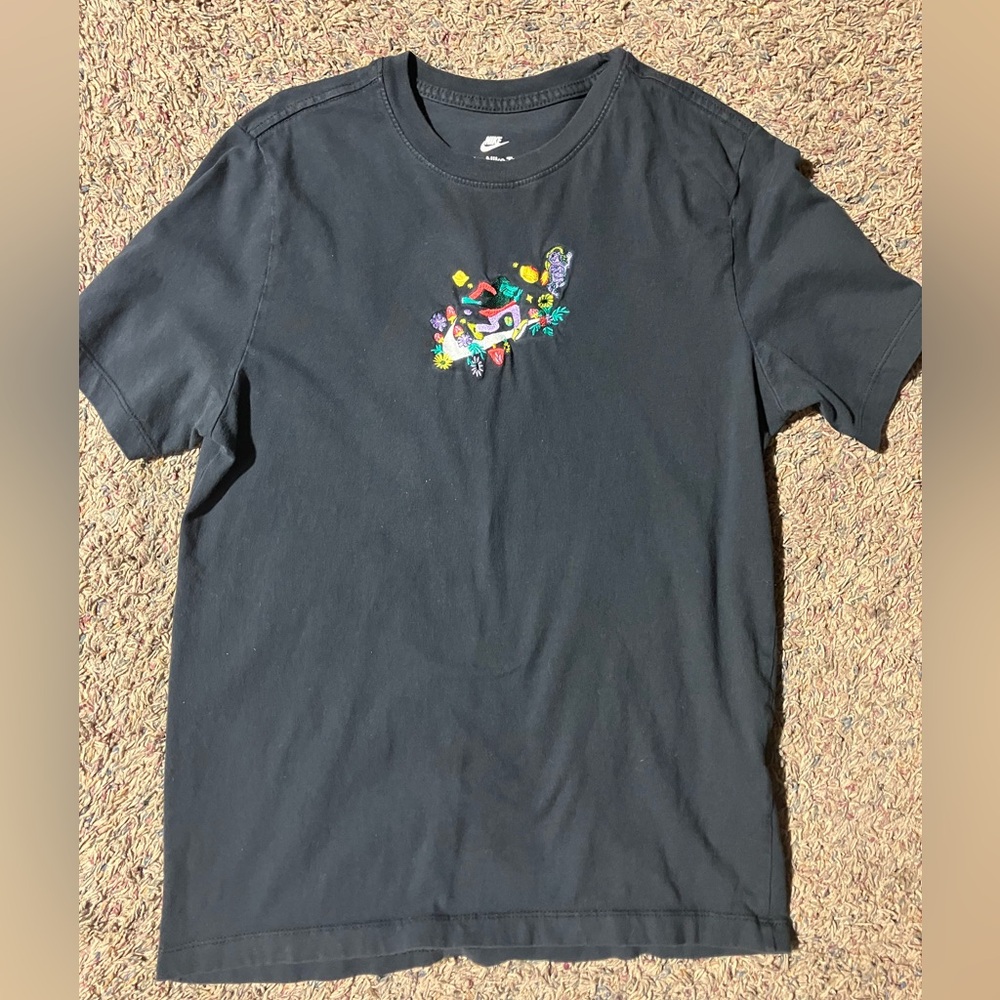 Nike Graphic Tee